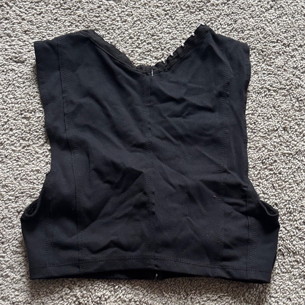 Free People Intimately Black Cropped Hook-and-Eye Vest - Picture 3 of 4